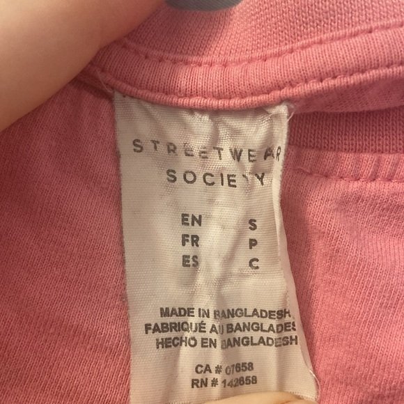 Hello kitty shirt - Picture 3 of 3